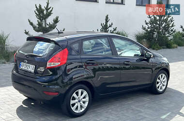 Хэтчбек Ford Fiesta 2013 в 