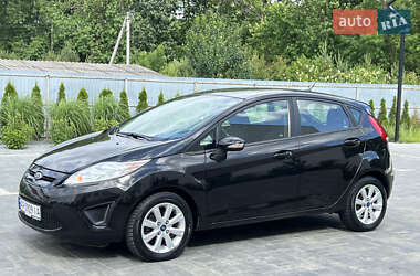 Хэтчбек Ford Fiesta 2013 в 