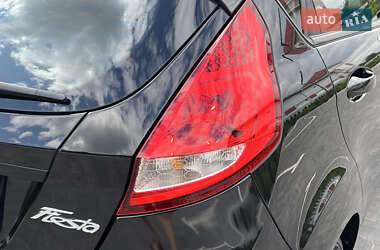 Хэтчбек Ford Fiesta 2013 в 
