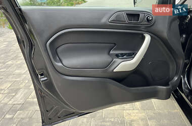 Хэтчбек Ford Fiesta 2013 в 