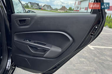 Хэтчбек Ford Fiesta 2013 в 