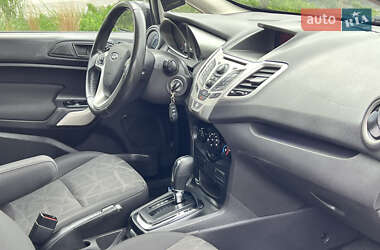 Хэтчбек Ford Fiesta 2013 в 