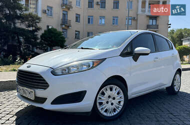 Хэтчбек Ford Fiesta 2013 в 