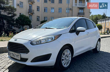 Хэтчбек Ford Fiesta 2013 в 