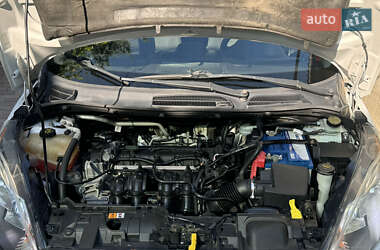 Хэтчбек Ford Fiesta 2013 в 