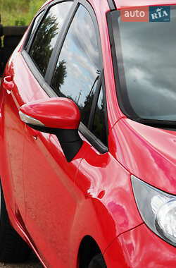 Хэтчбек Ford Fiesta 2009 в 