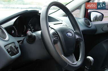 Хэтчбек Ford Fiesta 2009 в 