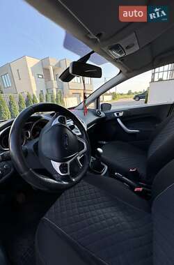 Седан Ford Fiesta 2012 в 