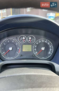 Хэтчбек Ford Fiesta 2007 в 