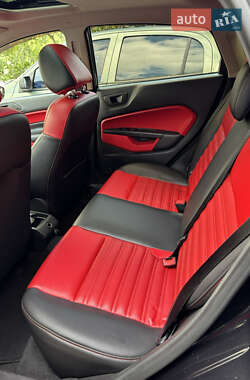 Хэтчбек Ford Fiesta 2012 в 