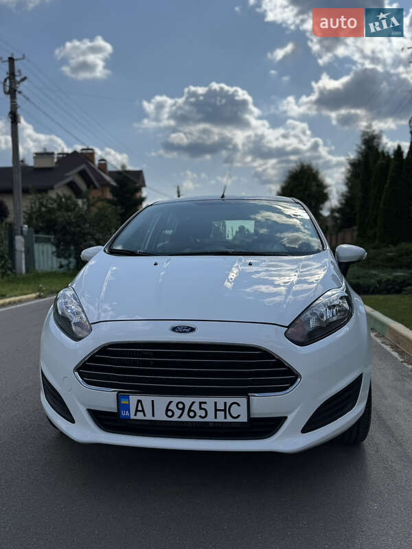 Хэтчбек Ford Fiesta 2013 в 