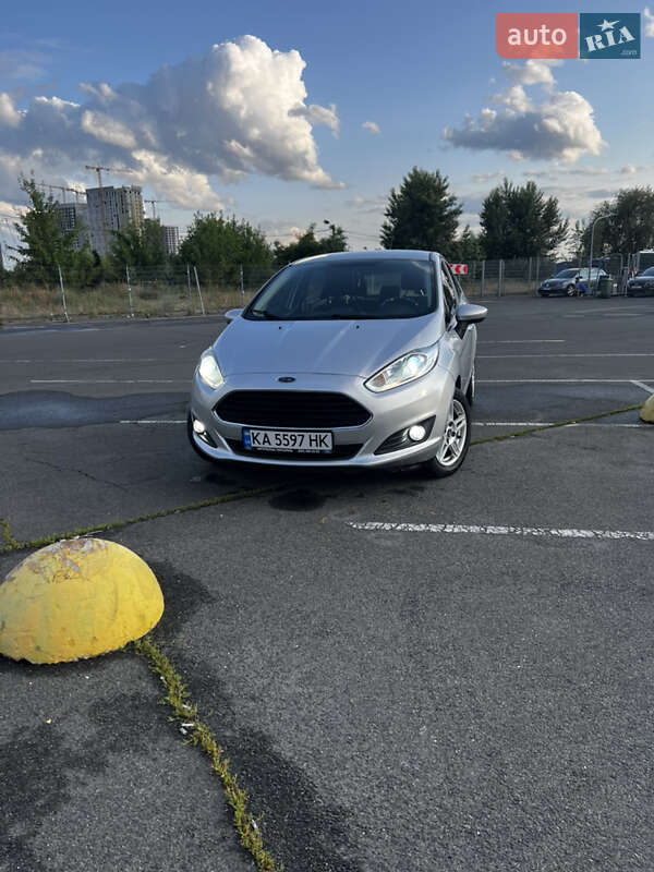 Хетчбек Ford Fiesta 2017 в Києві