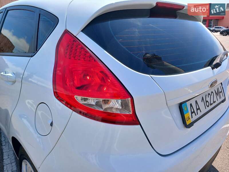 Хэтчбек Ford Fiesta 2012 в Киеве