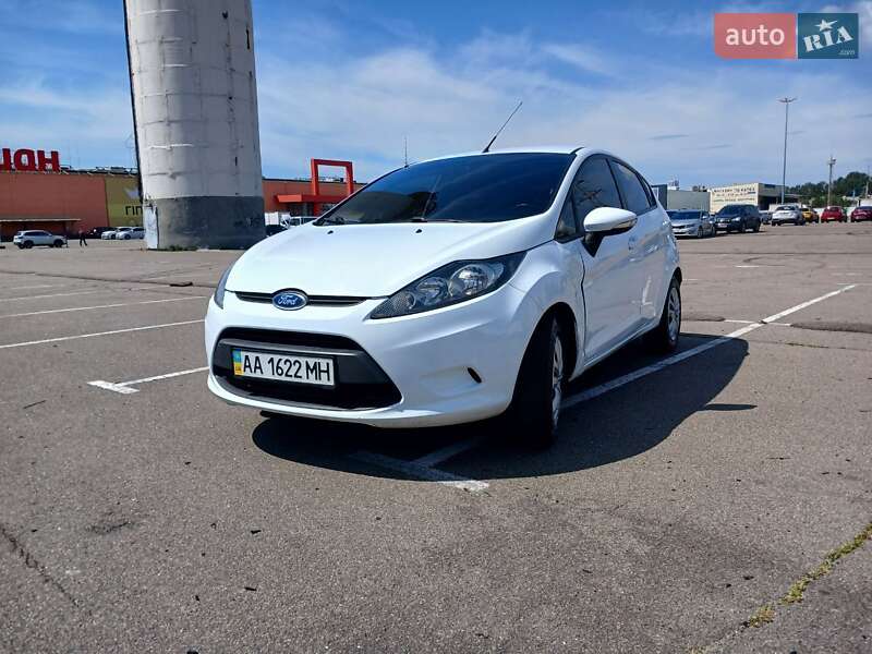 Хэтчбек Ford Fiesta 2012 в Киеве