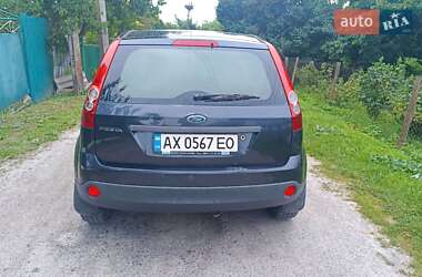 Хэтчбек Ford Fiesta 2006 в 