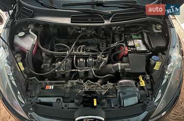 Хэтчбек Ford Fiesta 2011 в 
