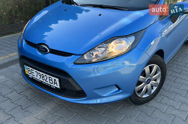 Хэтчбек Ford Fiesta 2012 в 