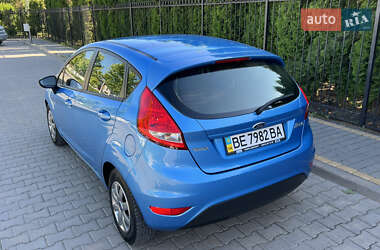 Хэтчбек Ford Fiesta 2012 в 