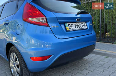 Хэтчбек Ford Fiesta 2012 в 