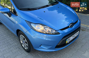 Хэтчбек Ford Fiesta 2012 в 