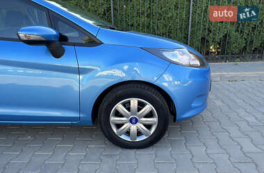 Хэтчбек Ford Fiesta 2012 в 
