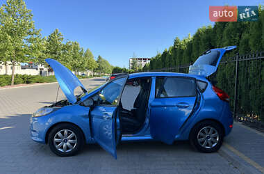 Хэтчбек Ford Fiesta 2012 в 