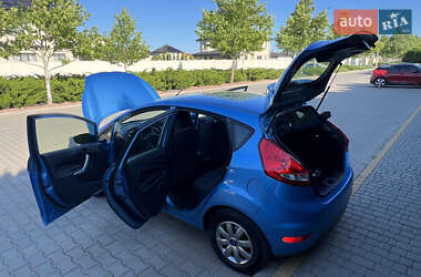 Хэтчбек Ford Fiesta 2012 в 