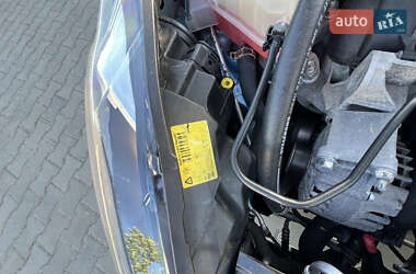 Хэтчбек Ford Fiesta 2012 в 