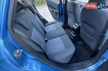 Хэтчбек Ford Fiesta 2012 в 