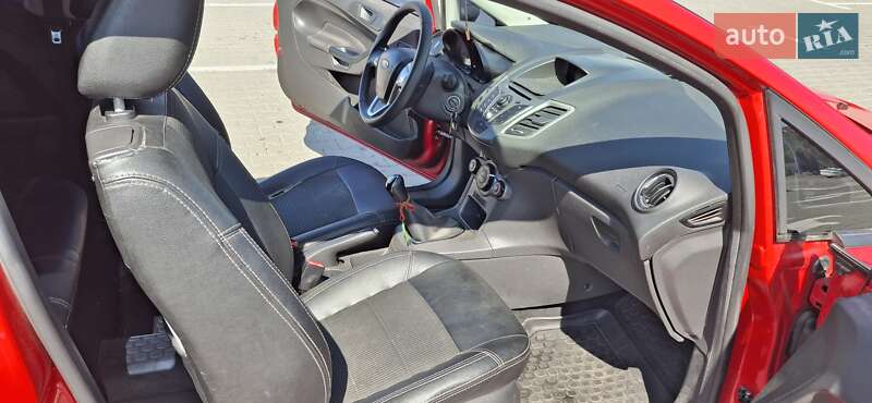 Хэтчбек Ford Fiesta 2014 в Киеве