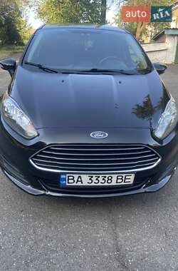 Хетчбек Ford Fiesta 2015 в Благовіщенську