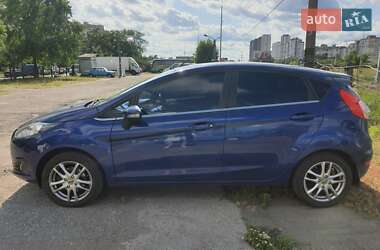Хэтчбек Ford Fiesta 2013 в 