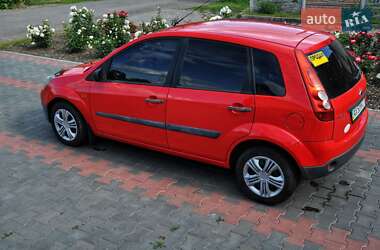 Хэтчбек Ford Fiesta 2007 в 