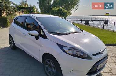 Хэтчбек Ford Fiesta 2011 в 