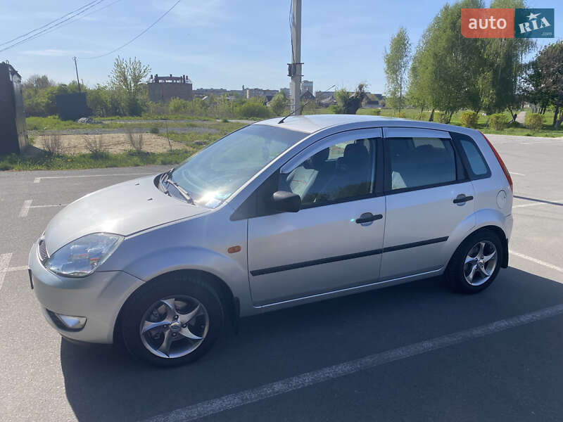 Хэтчбек Ford Fiesta 2002 в Здолбунове