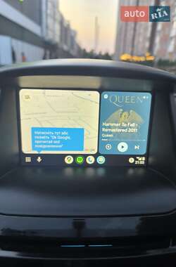 Хэтчбек Ford Fiesta 2016 в 