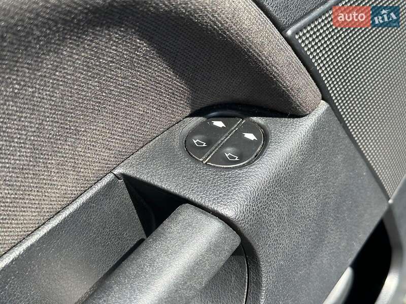 Хэтчбек Ford Fiesta 2005 в Одессе