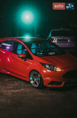Хэтчбек Ford Fiesta 2016 в Киеве