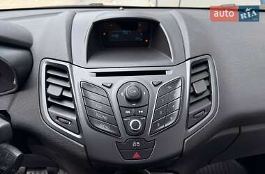 Хэтчбек Ford Fiesta 2013 в 