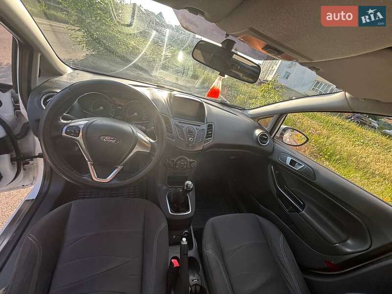 Хэтчбек Ford Fiesta 2013 в Виннице