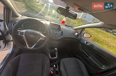 Хэтчбек Ford Fiesta 2013 в 