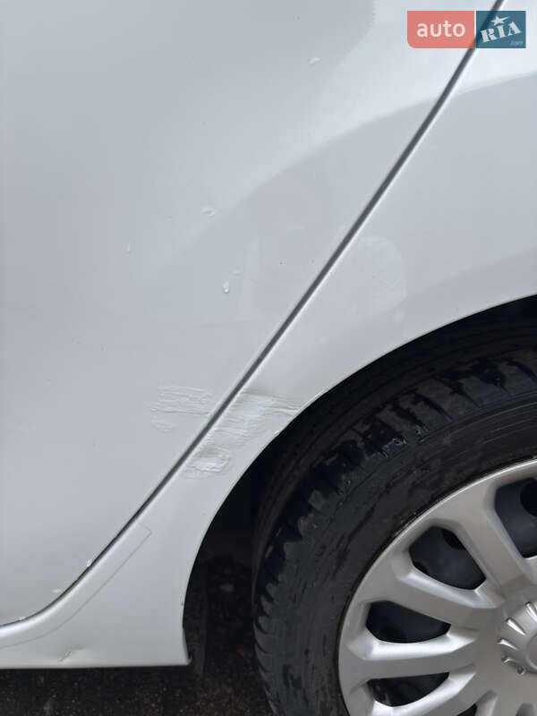 Хетчбек Ford Fiesta 2015 в Києві