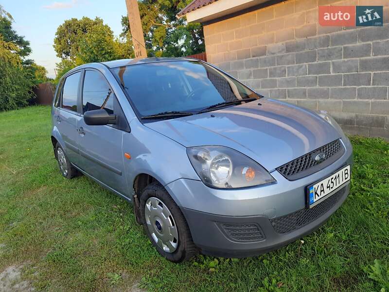 Хэтчбек Ford Fiesta 2007 в 