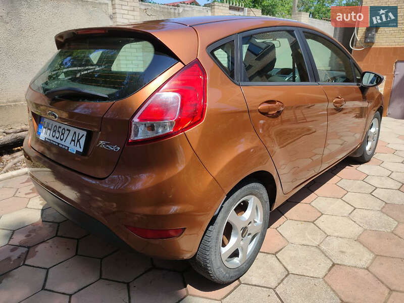 Хетчбек Ford Fiesta 2013 в Ізмаїлі