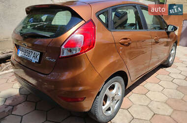 Хэтчбек Ford Fiesta 2013 в 