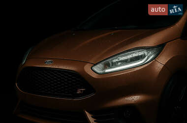 Седан Ford Fiesta 2017 в Киеве