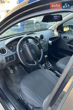 Хэтчбек Ford Fiesta 2008 в 