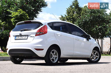 Хэтчбек Ford Fiesta 2012 в 