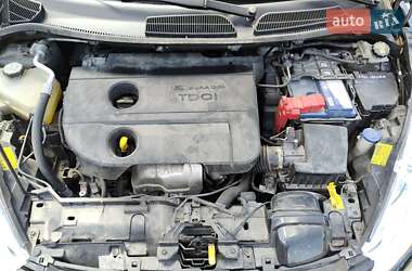 Хэтчбек Ford Fiesta 2011 в 