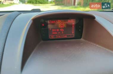 Хэтчбек Ford Fiesta 2011 в 